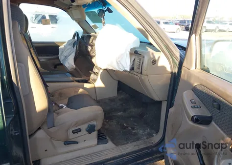 2002 Chevrolet Avalanche 1500 из США, поврежденный, VIN 3GNEC13T42G219932